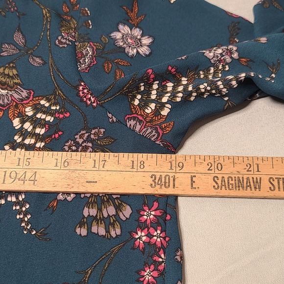 Maurices Floral Tunic Women Small Teal Blue 3/4 Roll Tab Sleeve Zip Neck Blouse - Picture 8 of 8